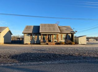 16 Al White Dr, Manchester, TN 37355