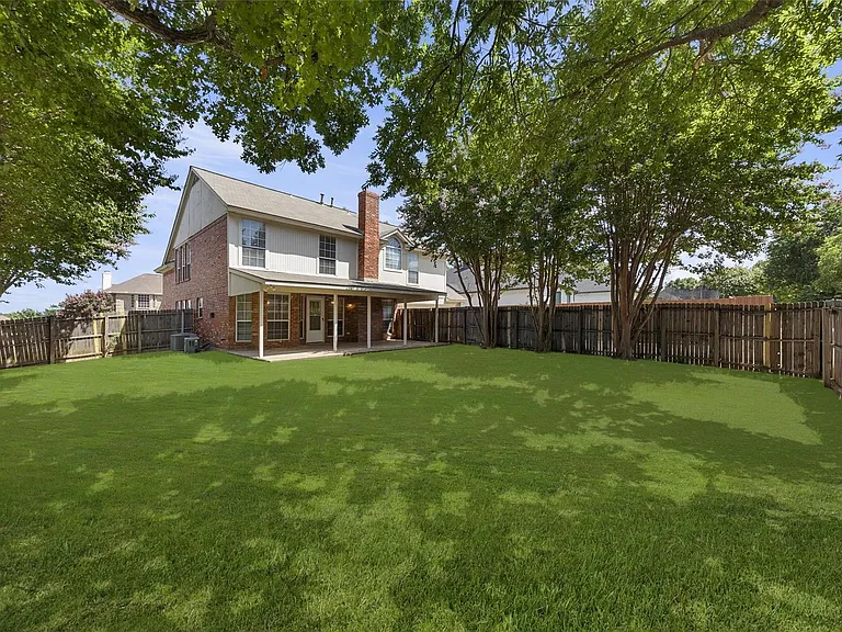 1423 Holveck Dr — Photo 29