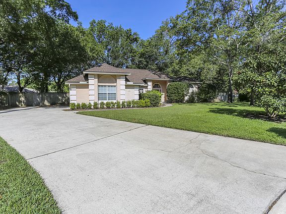 3rd image of 208 Canton Ct