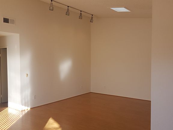 Liv. Rm. high ceiling