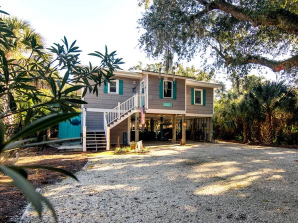 3304 Fort St, Edisto Island, SC 29438