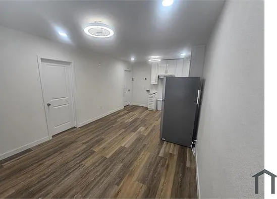 2 bed, 800 sqft, $1,300 — Photo 3