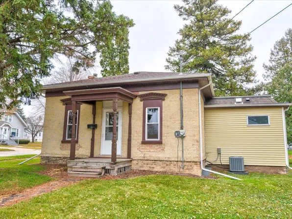 401 South Montgomery STREET, Watertown, WI 53094