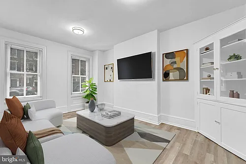 28 W Airy St Photo 1