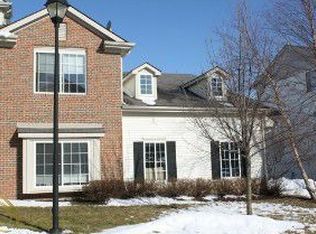 249 Oak Ridge Dr, Pontiac, MI 48341