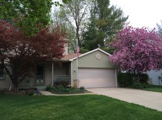 1764 Pine Creek Cir, Haslett, MI 48840