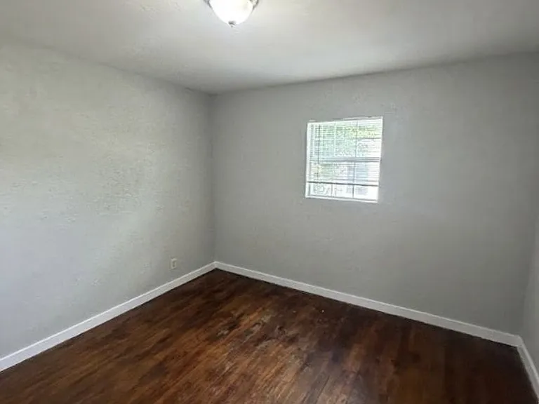 2529 Shropshire St — Photo 6