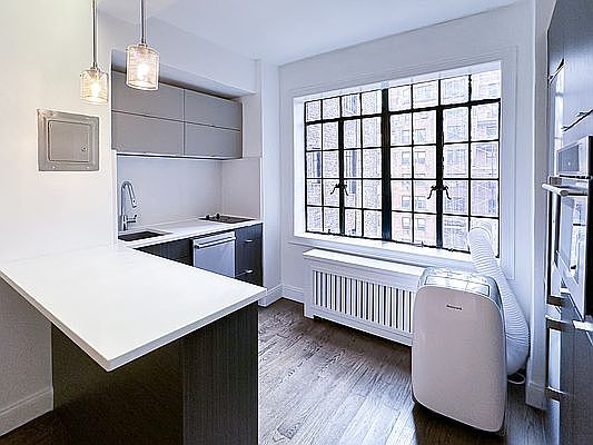 1st image of 5 Tudor City Pl APT 1016