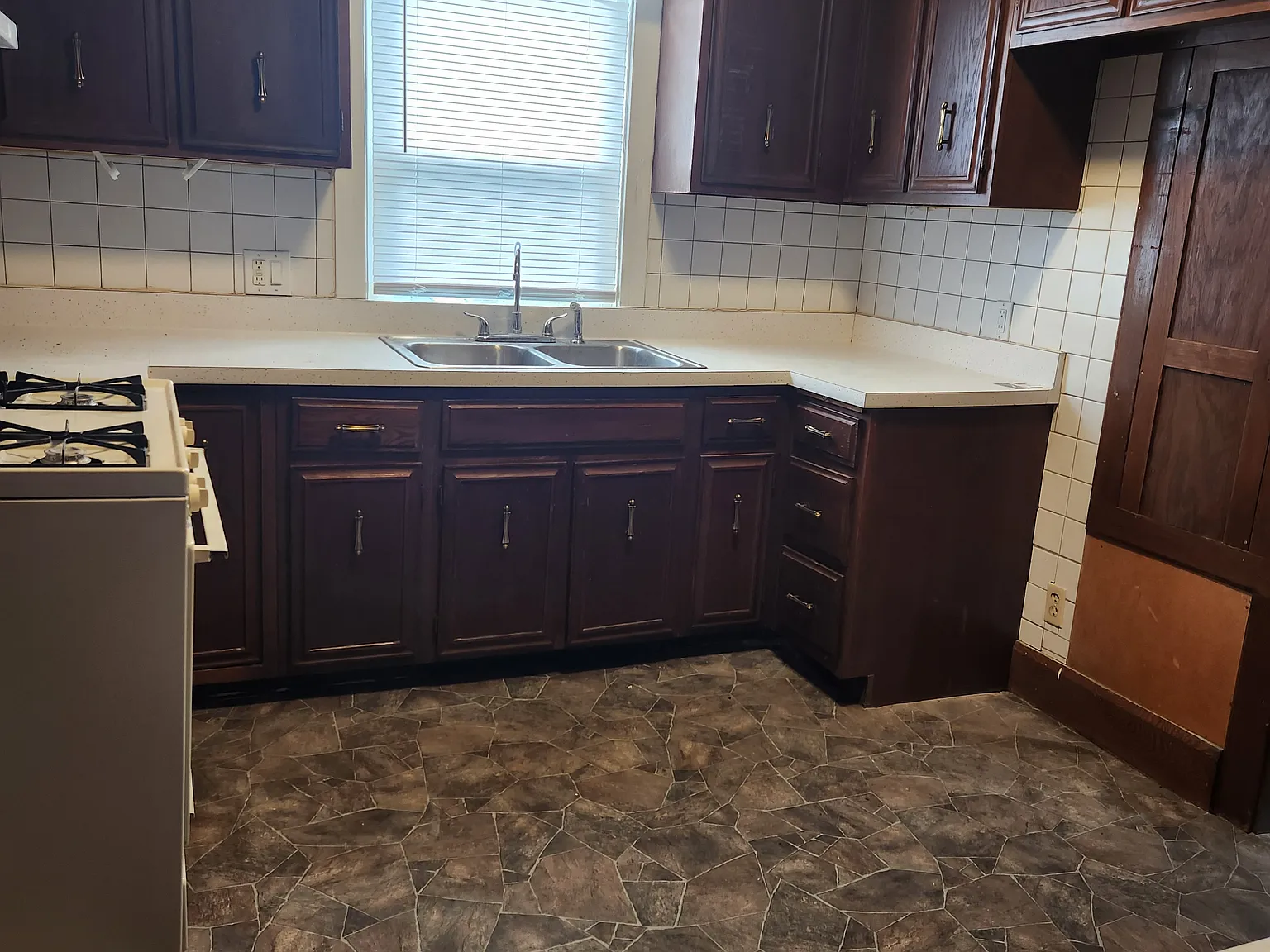 3 bed, 1.5 bath, 1500 sqft, $1,500 — Photo 4