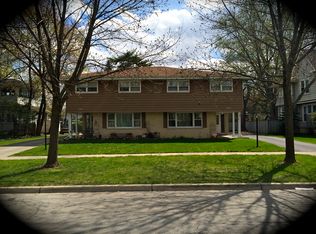 824 Garfield Ave, Aurora, IL 60506