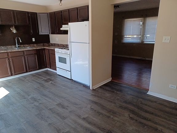 4th image of 417 Singapore Ln