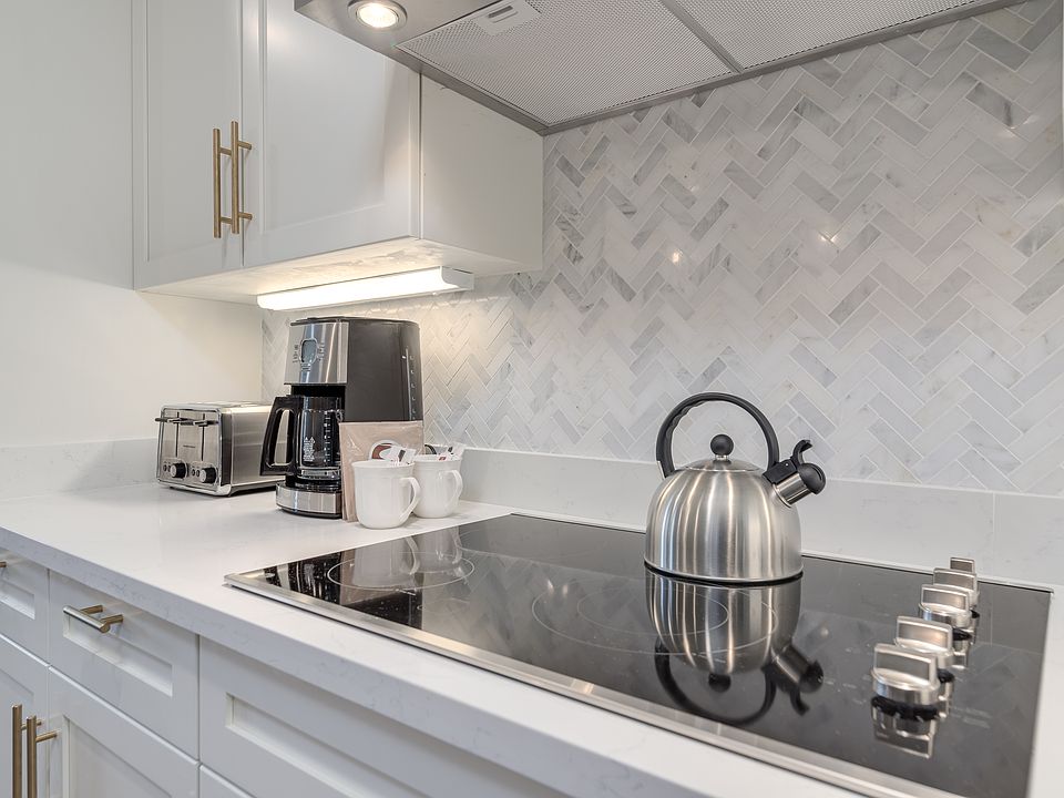 Elegant Backsplash