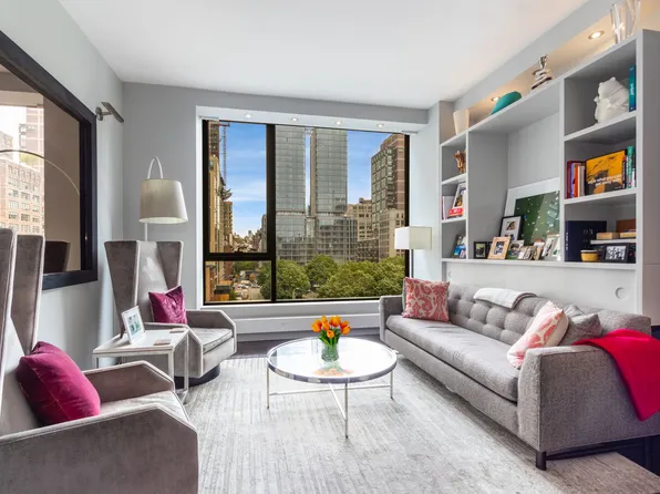 255 Hudson Street image 1 of 10