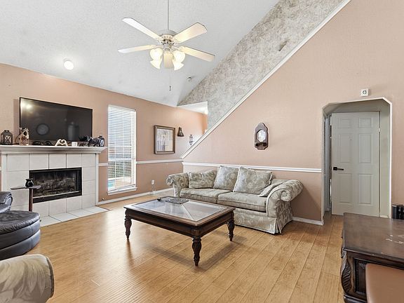 5th image of 1701 Creekway Dr