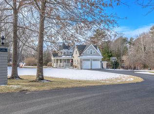 11 Cole Field Rd, Cape Elizabeth, ME 04107