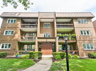 9619 S Kedvale Ave, Oak Lawn, IL 60453