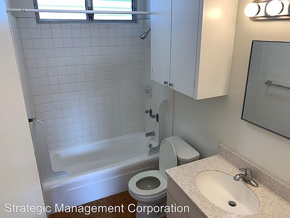 2nd image of 3204 Brokaw St APT 6