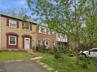 14874 Lambeth Sq, Centreville, VA 20120