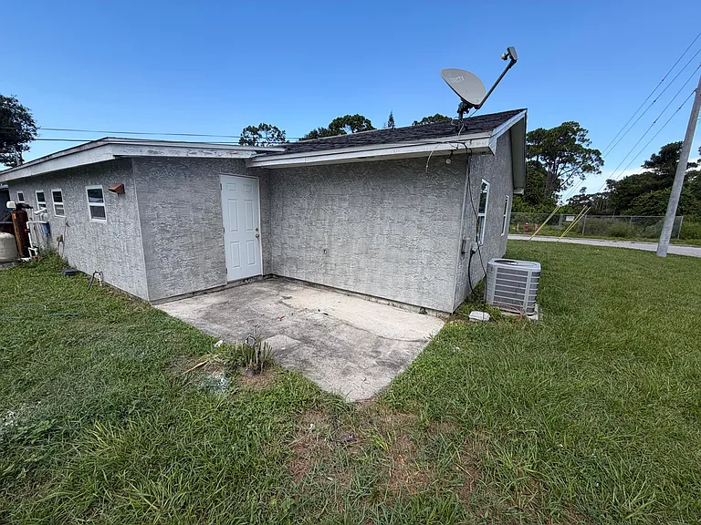 5001 Eastwood Dr #A — Photo 14