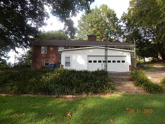 4th image of 326 Sunset Dr
