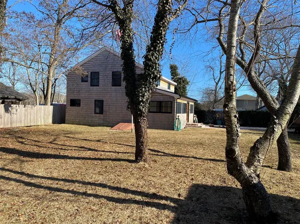 61 W Side Avenue, East Quogue, NY 11942