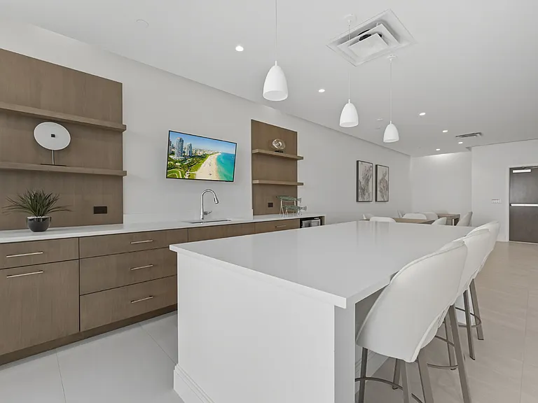 3443 Gulf Shore Blvd N #711 — Photo 28