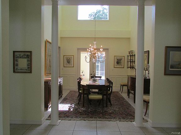 Dining room view from foyer