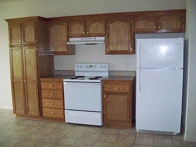 2nd image of 829 S Sumac St