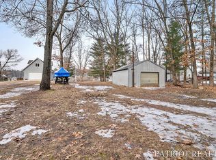 5903 S Croton Hardy Dr, Newaygo, MI 49337