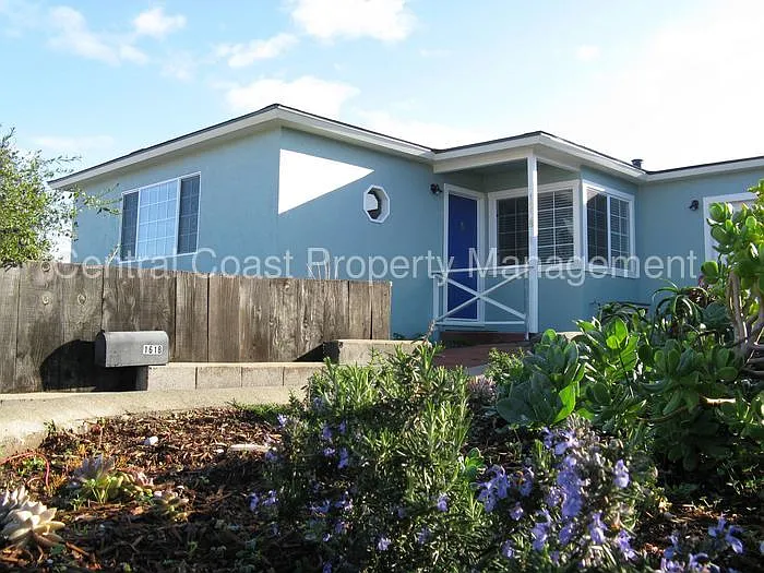 1618 Soto St photo 1