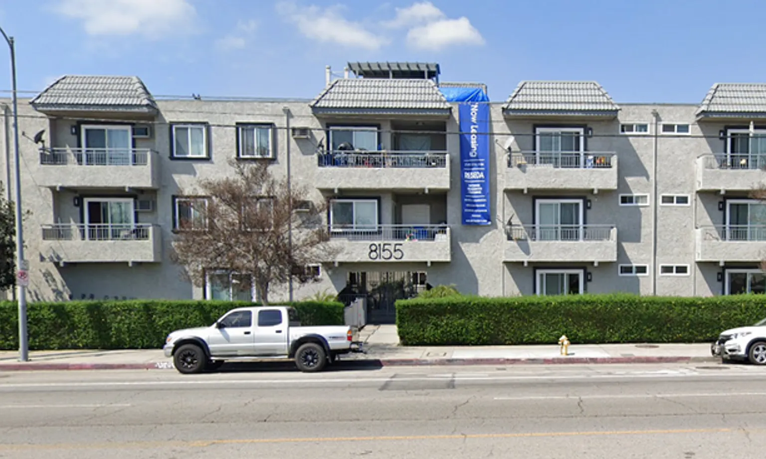 8155 Reseda — Photo 3