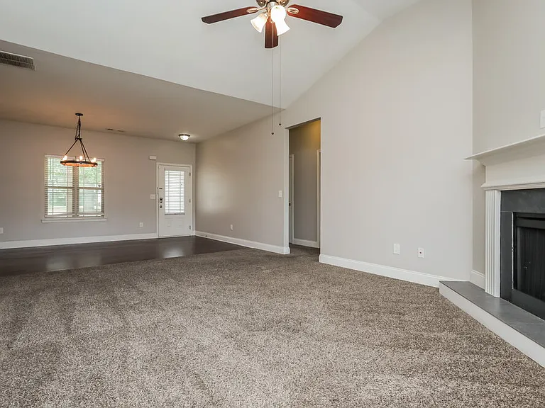 547 Joneus Dr — Photo 5