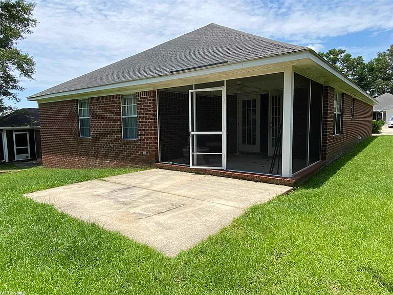 7532 Avery Ln — Photo 2