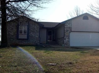 1214 Hillside Dr, Winfield, KS 67156