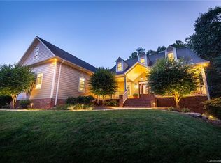 211 Henrys Glen Dr, Morganton, NC 28655