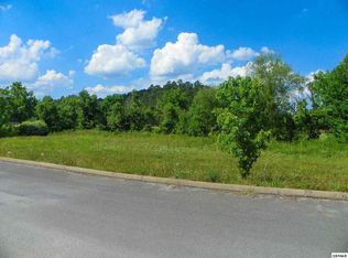 3110 Cherokee Valley Dr, Pigeon Forge, TN 37862