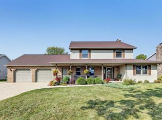 1166 Drews Dr, De Pere, WI 54115