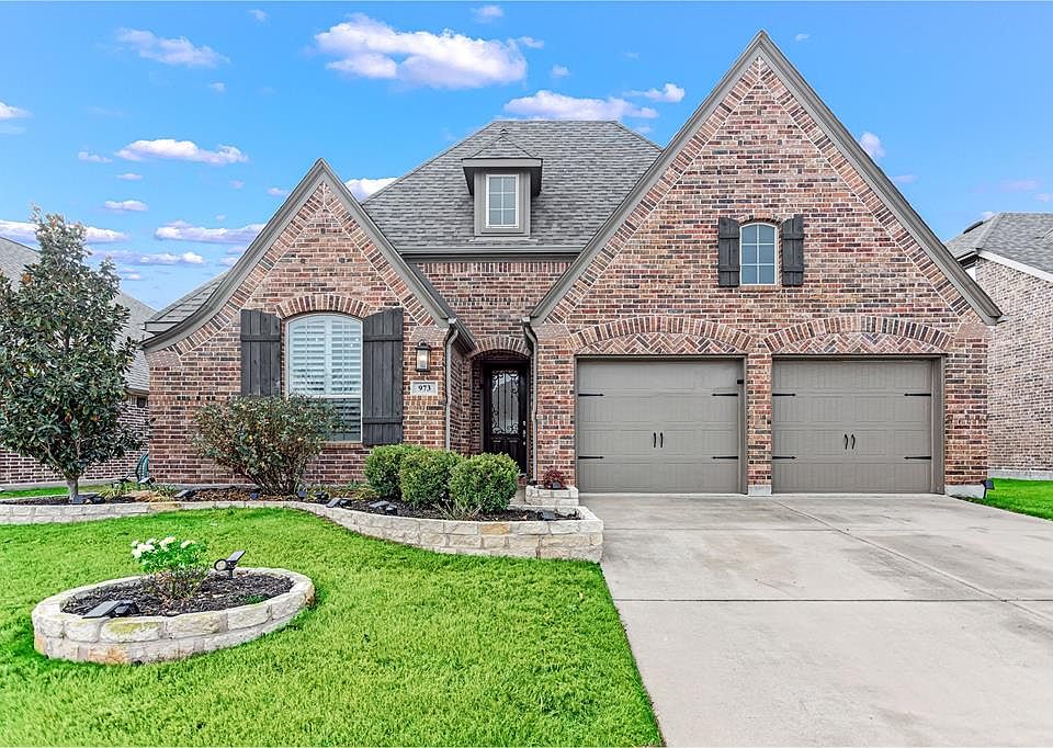 1st image of 973 Canterbury Ln