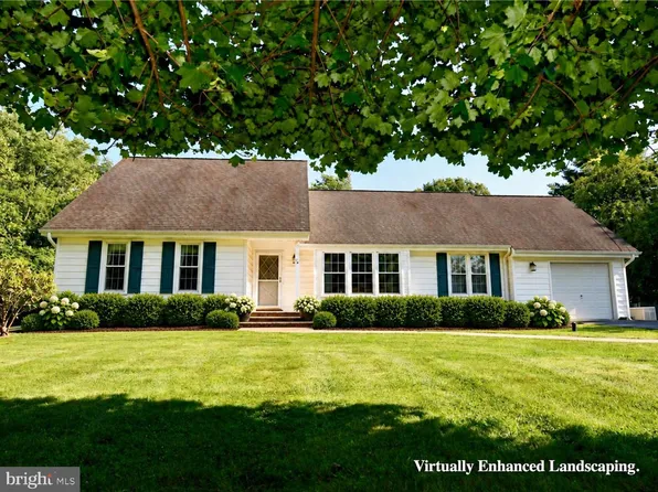 26 Morningside Dr, Pennington, NJ 08534