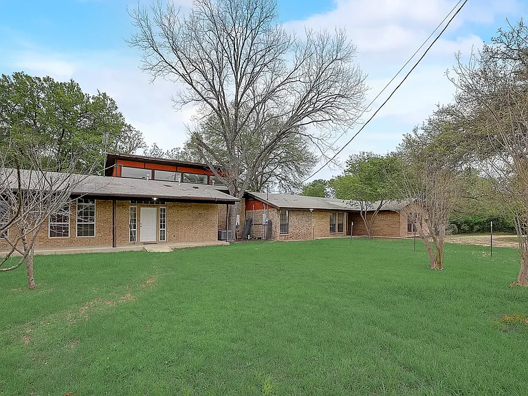 5511 N Dunlap Rd — Photo 77