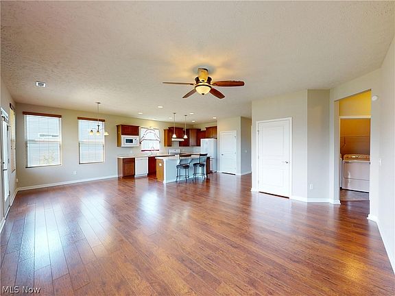 3rd image of 7986 Heatherglen Dr