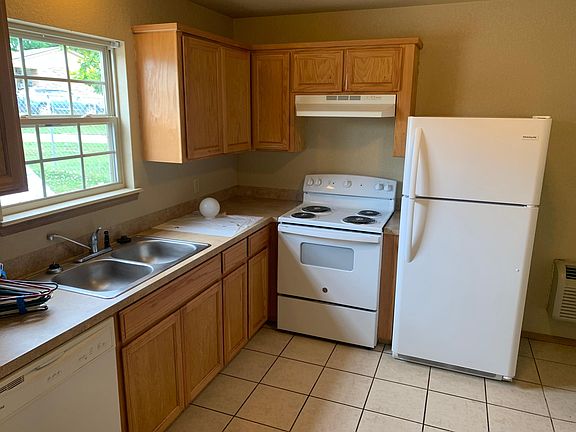 5th image of 3802 James Ct #A
