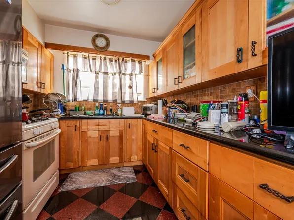 1405 East 233rd Street image 9 of 31