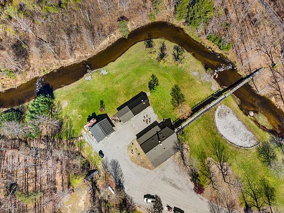 4th image of 504 Crown Royal Camp Ln