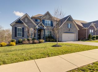 718 Burgess Dr, Goodlettsville, TN 37072