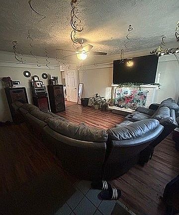 2nd image of 2448 N Franklin Rd