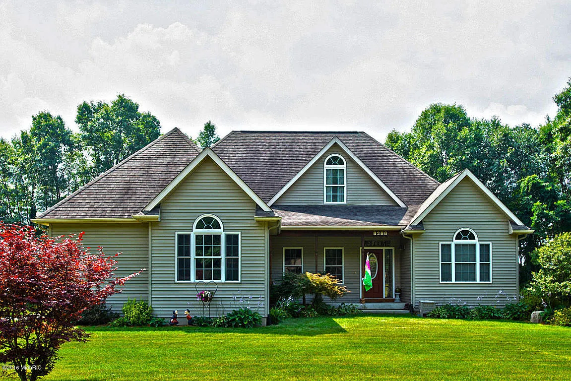 8288 Robins Ln photo 1