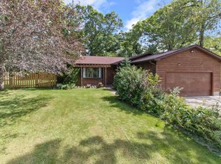 1177 Bonnie Brae Ln, Lake Geneva, WI 53147