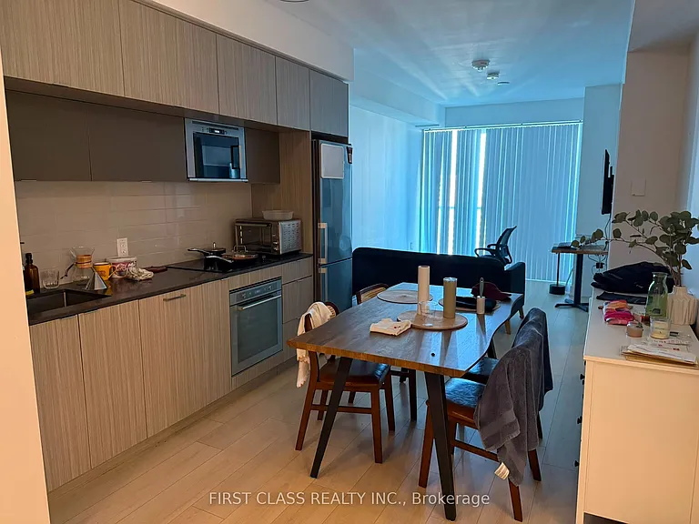 575 Bloor St E #2510 — Photo 2