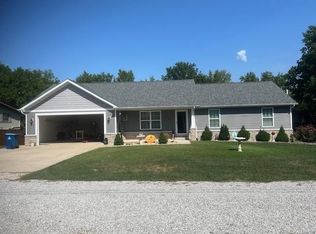 2106 Main Dr, Highland, IL 62249